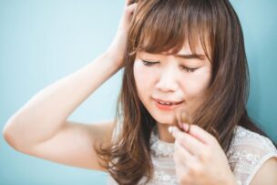 髪の静電気で困っている人